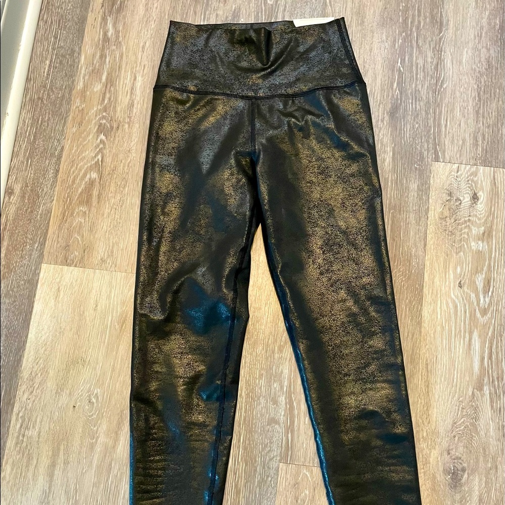Brand new crackle Aerie offline leggings.